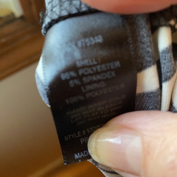 Kenar Dress Women size 6. Black and White design. Zipper back 3/4 sleeves - Picture 9 of 12